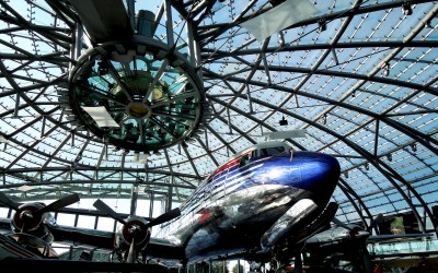 Ο μαγικός κόσμoς της Hangar-7 