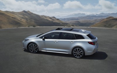 Έτοιμη και η Corolla Touring Sports