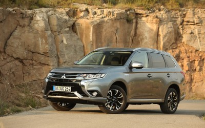 Νέο υβριδικό Mitsubishi Outlander PHEV 2016