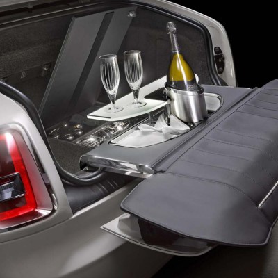 Ο κύριος επιθυμεί σαμπάνια;