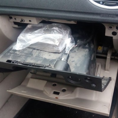 Το ντουλαπάκι έκρυβε μισό κιλό ηρωίνη