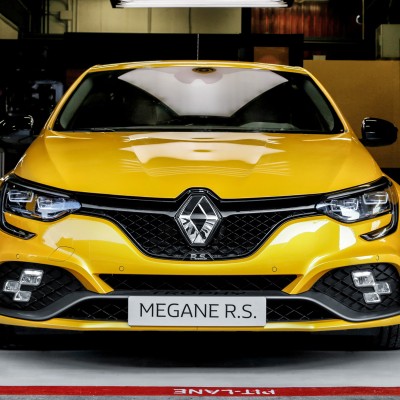 Νέο Renault Megane RS Trophy με 300 ίππους