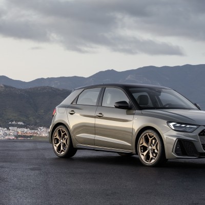 ΟΔΗΓΟΥΜΕ το νέο Audi A1 Sportback στην Ελλάδα