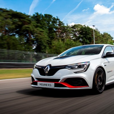 300 ίπποι από 1.8 turbo: Το νέο Megane RS Trophy R