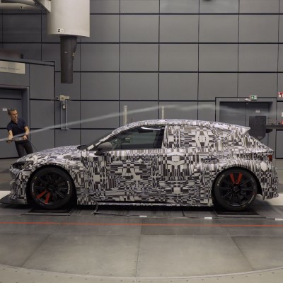 Αντιμετωπίζοντας ανέμους 300 km/h (video)