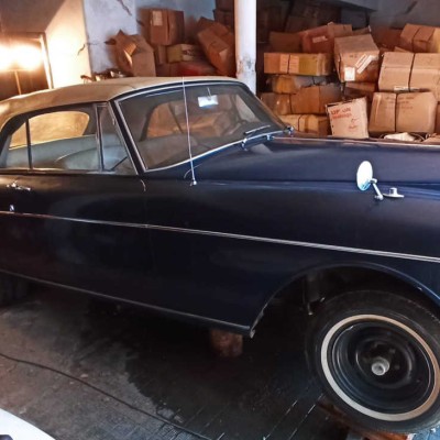 Βρήκαν θησαυρό στο Τατόι: Μια μοναδική συλλογή από αυτοκίνητα στα βασιλικά κτήματα [Video]