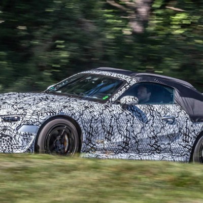 «Κατασκοπευτικές» εικόνες της νέας Mercedes SL Roadster