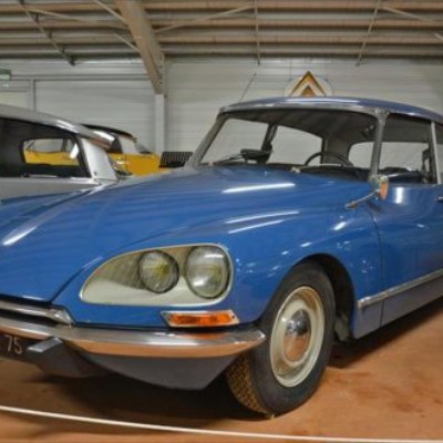 Η σπάνια συλλογή αυτοκινήτων Citroen του Henri Fradet