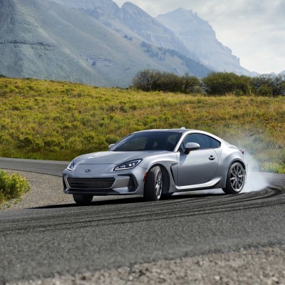 Παρουσιάστηκε το νέο οδηγοκεντρικό Subaru BRZ