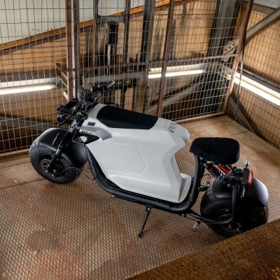 Bull-e: Το ελληνικό ηλεκτρικό σκούτερ με στιλ... cafe racer! (video)