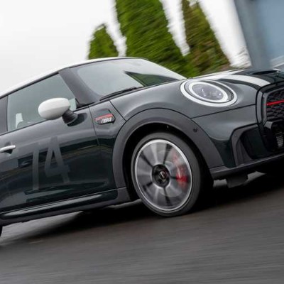 Επετειακό MINI Cooper για τα 60 χρόνια συνεργασίας με την οικογένεια Cooper