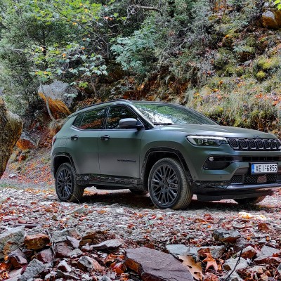Δοκιμάζουμε το νέο Jeep Compass 4xe Plug-in Hybrid 240 PS