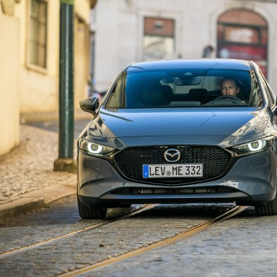 Δοκιμή Mazda 3 2.0 e-Skyactiv G 150: Middle ground