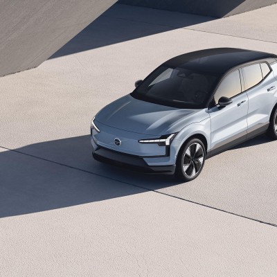 Volvo: Οδηγώντας τις εξελίξεις και στην ηλεκτροκίνηση