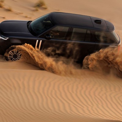 Αυτό είναι το πρώτο ηλεκτρικό Range Rover – Το βλέπουμε για πρώτη φορά