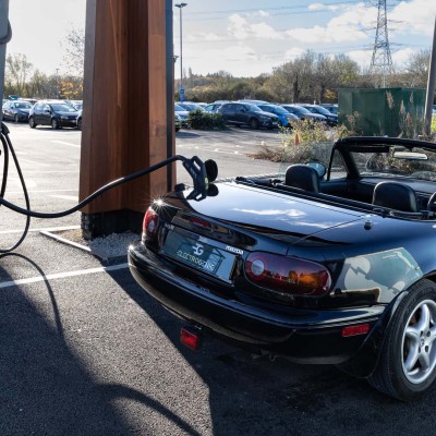 Μετατροπή Mazda MX-5 NA σε ηλεκτρικό! Θα το έπαιρνες;