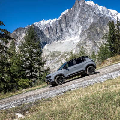 Jeep Avenger: Ο Βασιλιάς των B-SUV κομμένος και ραμμένος στα μέτρα σου με τιμή από 23.990 €!