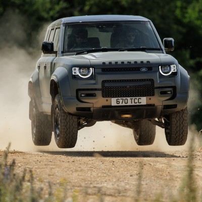 Οδηγούμε το Land Rover OCTA των 635 ίππων! [video]