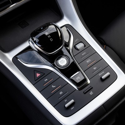 Το C-SUV των 212 ίππων με αυτονομία σχεδόν 1.016 km – Καίει 2,1 lt/100 km και κοστίζει 31.990 ευρώ