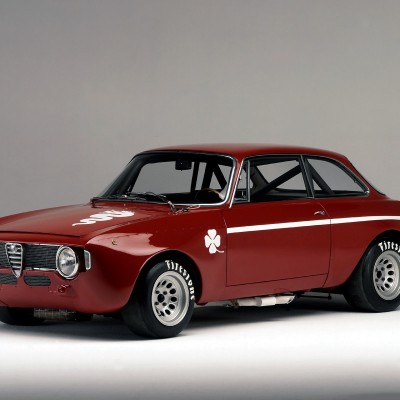 Alfa Romeo Giulia GTA: Λιγότερο, άρα περισσότερο