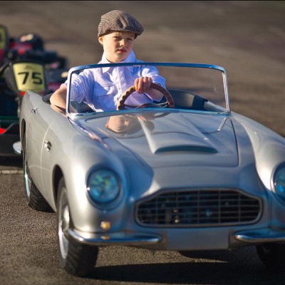 Aston Martin για παιδιά από τη Nicholas Mee