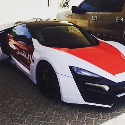 Περιπολικό και το Lykan Hypersport