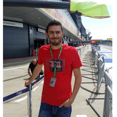 ΑΠΟΣΤΟΛΗ: Μια Πέμπτη στα Paddock