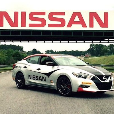 Nissan Maxima ως safety car