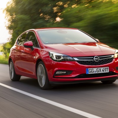ΟΔΗΓΟΥΜΕ νέο OPEL ASTRA 2015
