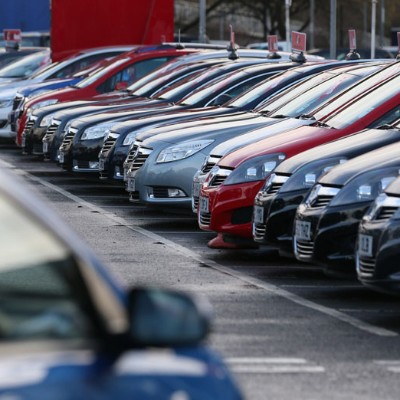 Από το 1992 είχε να πέσει η αγορά αυτοκινήτου της Μ. Βρετανίας σε τόσο χαμηλό επίπεδο