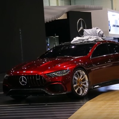 Πόσο μαρέσει να σε χαζεύω καθώς απομακρύνεσαι (video)