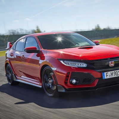 Το Civic Type R πάει για ρεκόρ στις πίστες με τον Jenson Button