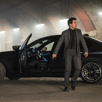 Ο Tom Cruise οδηγεί τη νέα BMW M5 (vid)