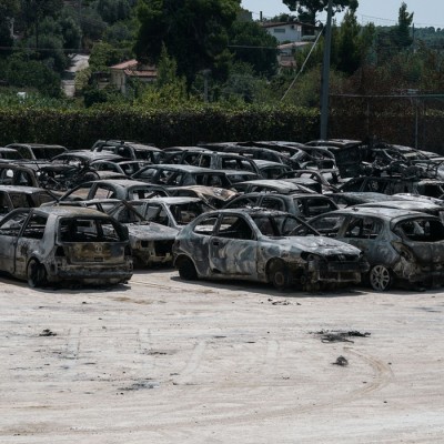 Τι θα γίνει με τα καμμένα αυτοκίνητα στην πυρκαγιά της Ραφήνας