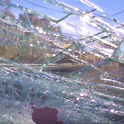 Οδηγείς και δεν ξέρεις τι μπορεί να πέσει πάνω σου! (video)