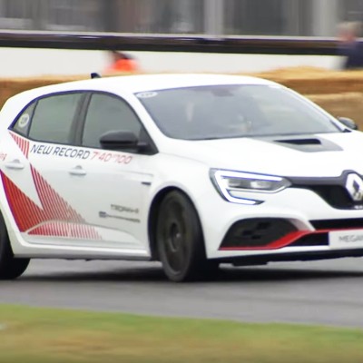 Ο Ricciardo πηγαίνει με τραβηγμένο το… χειρόφρενο (video)