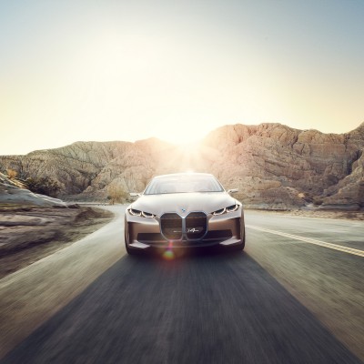 Ηλεκτρικές εκδόσεις στις επόμενες BMW 5, 7 και Χ1