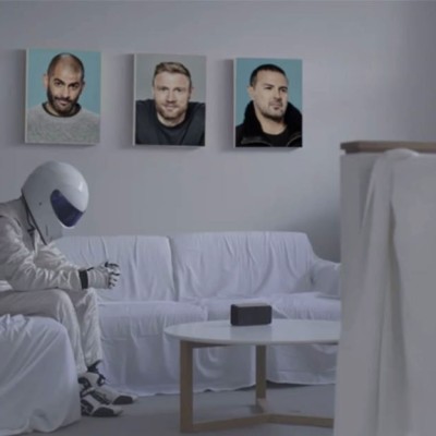 Και ο Stig του Top Gear μένει σπίτι (video)
