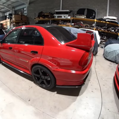 Δες ένα γκαράζ γεμάτο Mitsubishi Evo [Video]