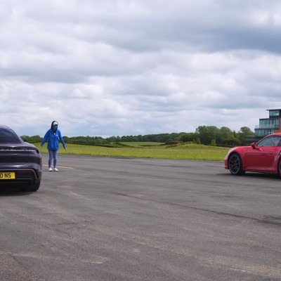 Porsche Drag Race: Taycan Turbo S vs 911 Turbo S [Video]