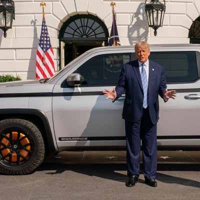 Ο Trump καταστρέφει τις αμερικανικές αυτοκινητοβιομηχανίες – Πώς και γιατί;