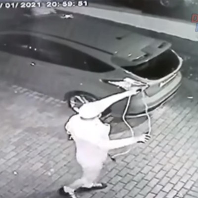 Πρώτη κλοπή αυτοκινήτου με αναμεταδότη σήματος για το 2021 (video)