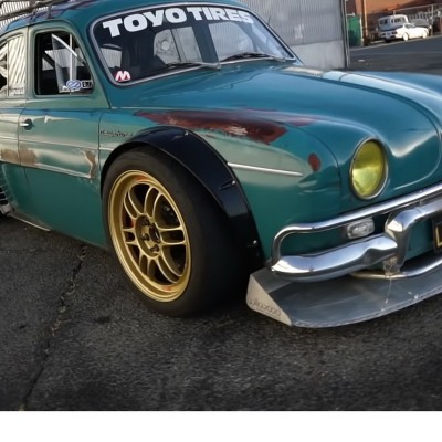 Renault Dauphine με VR6 κινητήρα και πολύ άγριο λουκ