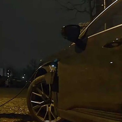 Οδηγός ενός Audi e-tron κλέβει φορτιστή από Tesla [Video]