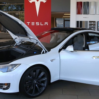 Ανάκληση σε 475.000 Tesla Model 3 και Model S