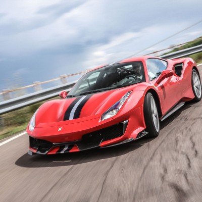Ferrari 488 Pista στην παραλιακή: Δυστύχημα εν αναμονή;