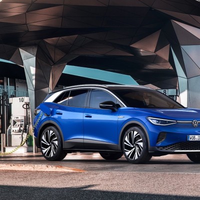 8 στους 10 Έλληνες θα επέλεγαν υβριδικό ή ηλεκτρικό για νέο αυτοκίνητο