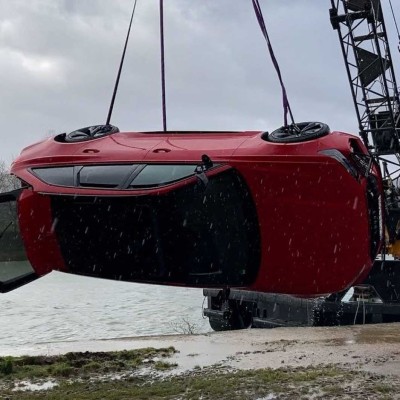 Ένα καινούργιο Audi RS6 έκανε… βουτιά σε ποτάμι (video)