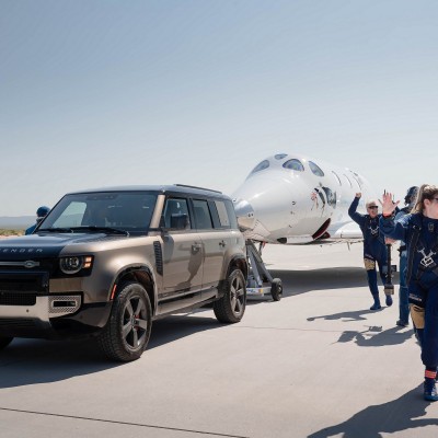 Με ένα Land Rover φτάνεις ακόμα και στο διάστημα