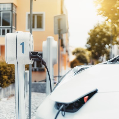 Στο μάτι των κλεφτών μπήκαν οι φορτιστές ηλεκτρικών αυτοκινήτων [video]